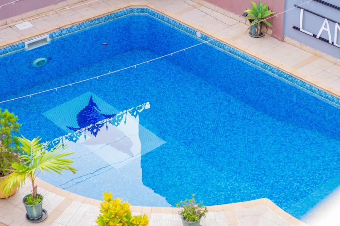 L'Address Hotel Cotonou Exterior foto